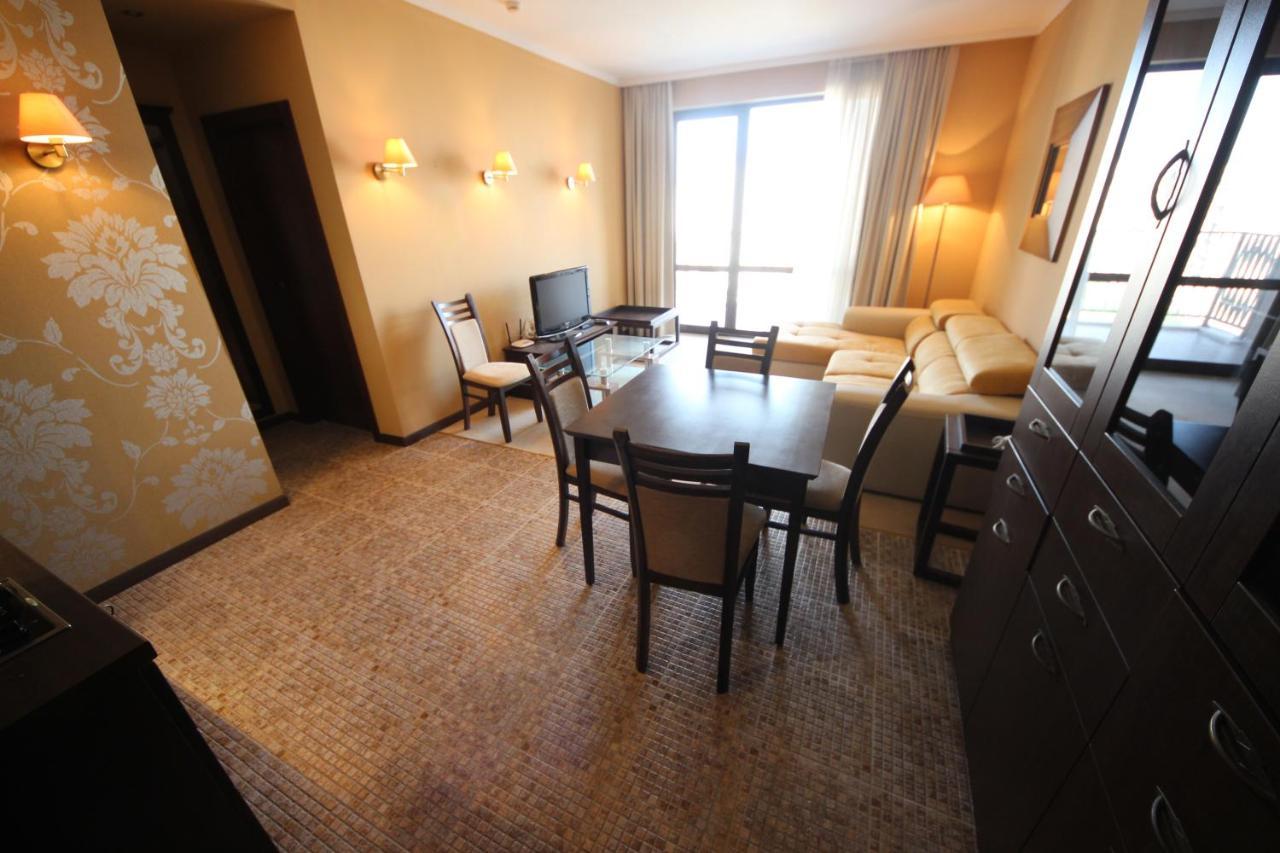 Menada In Royal Apartment *