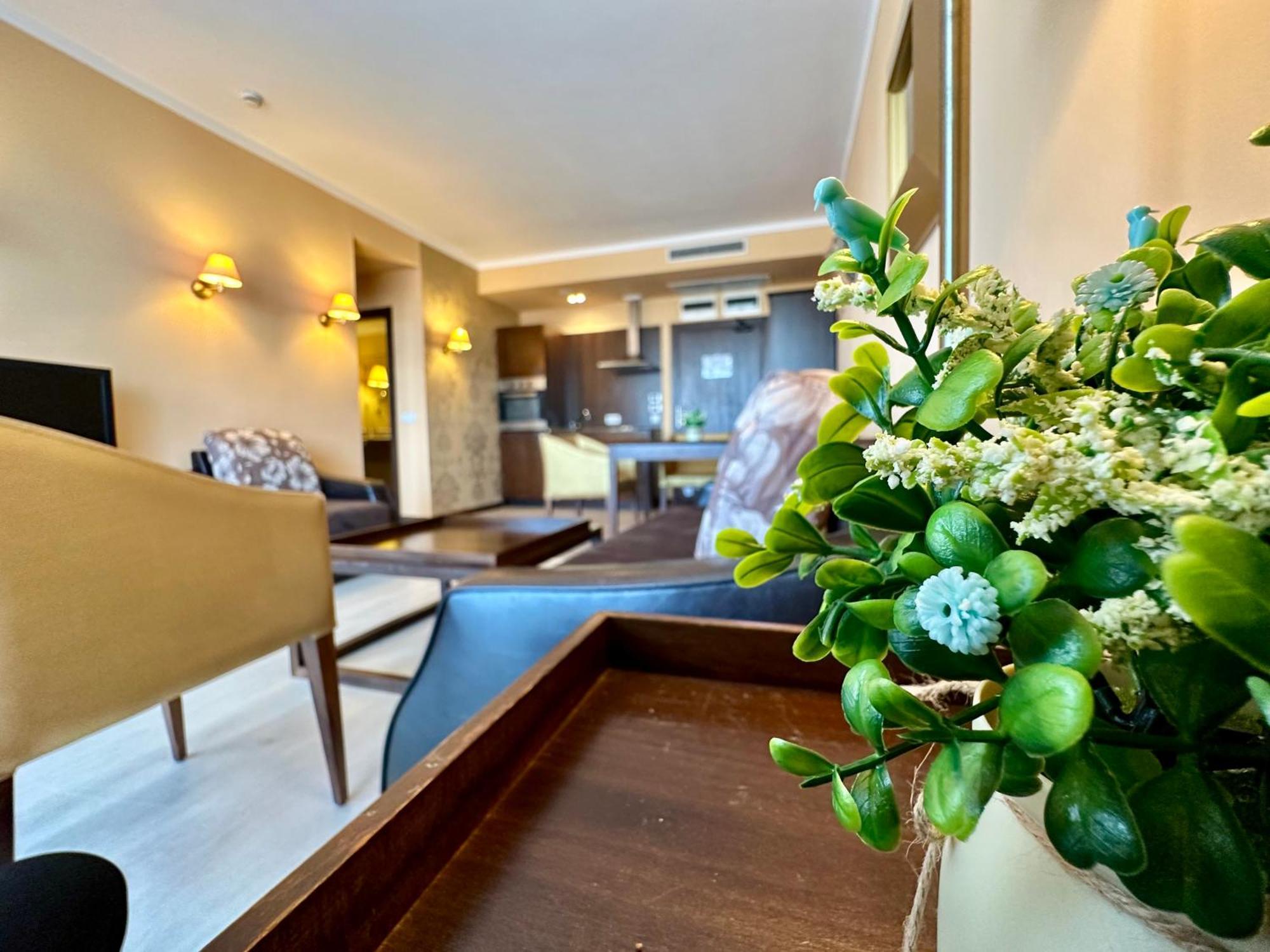 Apartment Menada In Royal