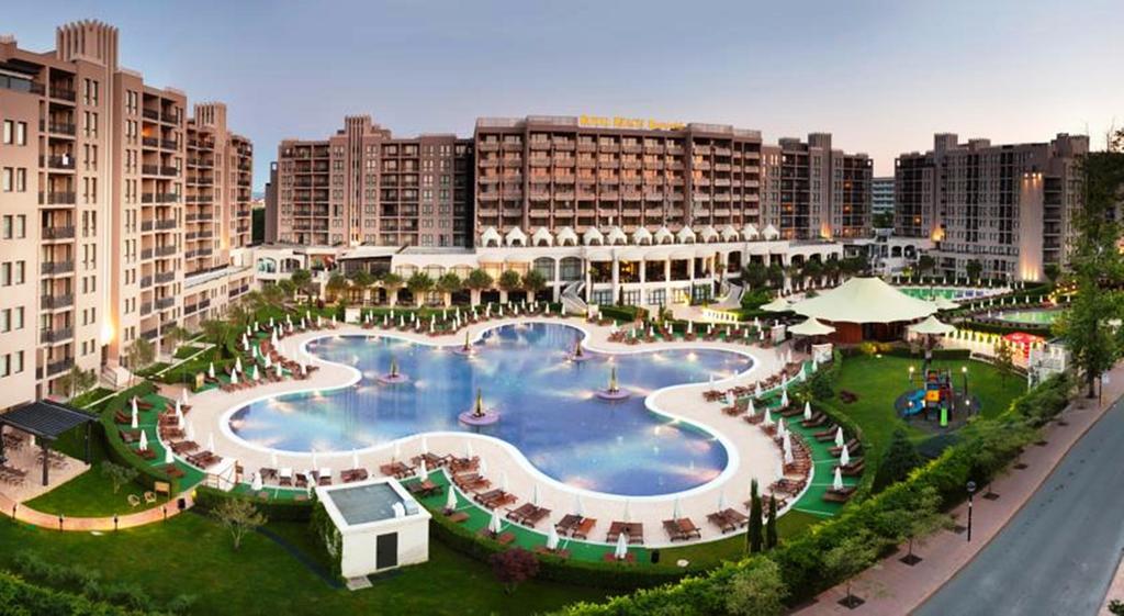 Apartment Menada In Royal