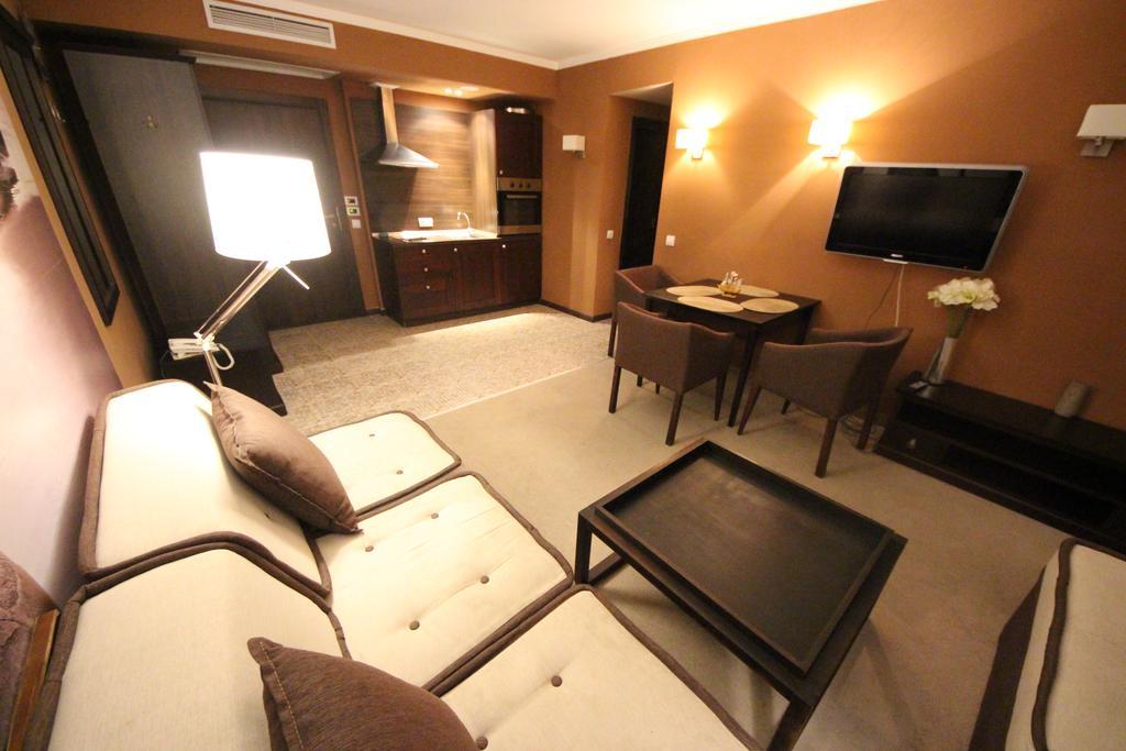 Menada In Royal Apartment