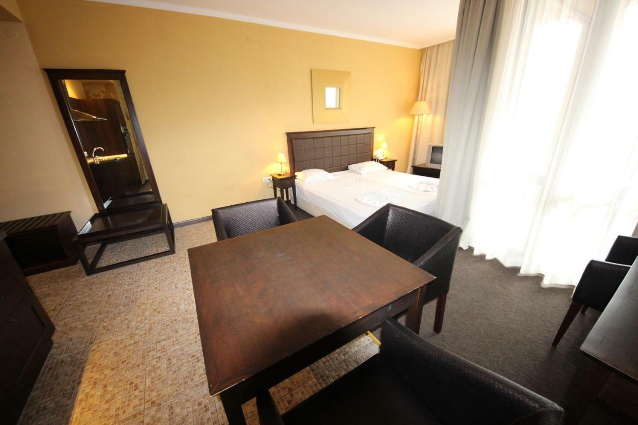 Apartment Menada In Royal
